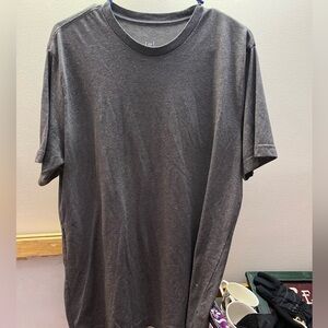 Men’s gray size large shirt